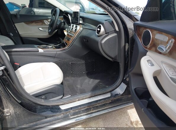 55SWF4JB6HU230489 2017 MERCEDES-BENZ C-CLASS Black Front interior view