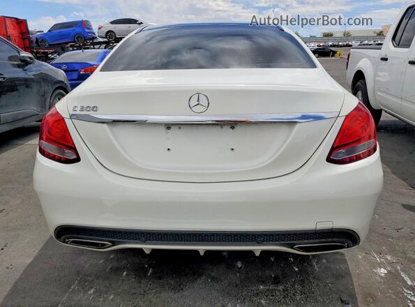 55SWF4JB7HU225026 2017 MERCEDES-BENZ C White Widok z tyłu