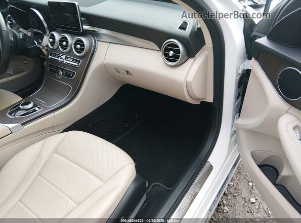 55SWF4JB7JU275947 2018 MERCEDES-BENZ C-CLASS White Widok wnętrza z przodu
