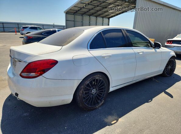 55SWF4JB8GU144261 2016 MERCEDES-BENZ C White 