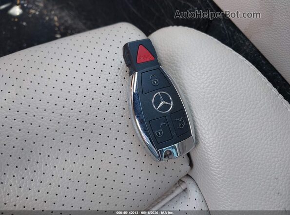 55SWF4JB9JU279126 2018 MERCEDES-BENZ C-CLASS Blue Vista del salpicadero