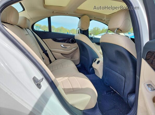 55SWF4KB0HU211788 2017 MERCEDES-BENZ C White Vista de los asientos traseros