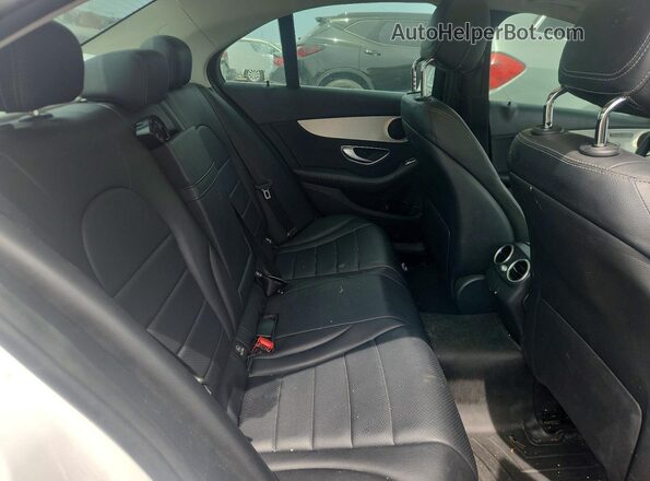 55SWF4KB2HU200923 2017 MERCEDES-BENZ C White Widok tylnych siedzeń