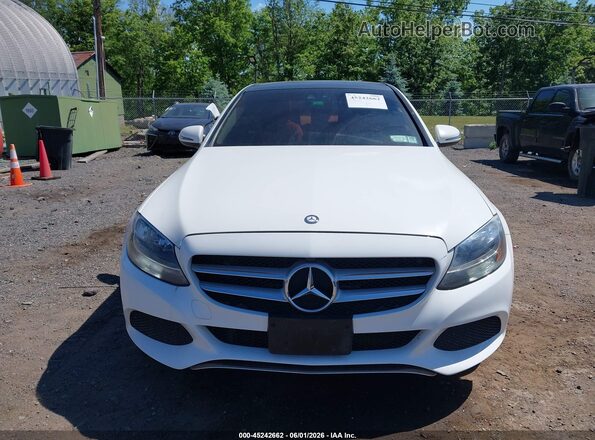 55SWF4KB5HU186712 2017 MERCEDES-BENZ C-CLASS White Widok z przodu