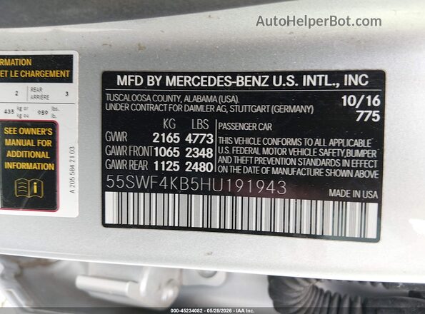 55SWF4KB5HU191943 2017 MERCEDES-BENZ C-CLASS Silver Vista del compartimento del motor
