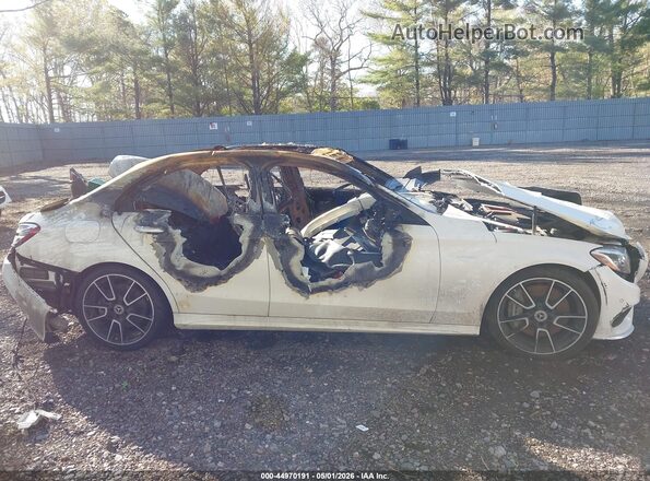 55SWF6EB2JU243767 2018 MERCEDES-BENZ AMG C 43 White Widok wnętrza z tyłu