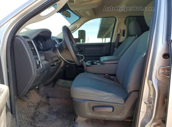 3C6UR5CL1HG740469 2017 RAM 2500 Silver Вид панелі приладів