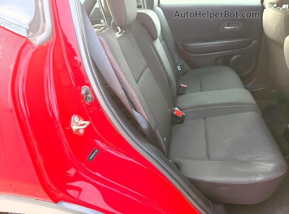 3CZRU5H37HG710182 2017 HONDA HR-V Красный Вид задней части салона