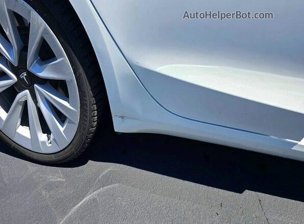 5YJ3E1EB8NF276384 2022 TESLA MODEL White 360 interior view