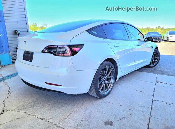 5YJ3E1EA3MF031983 2021 TESLA MODEL White 