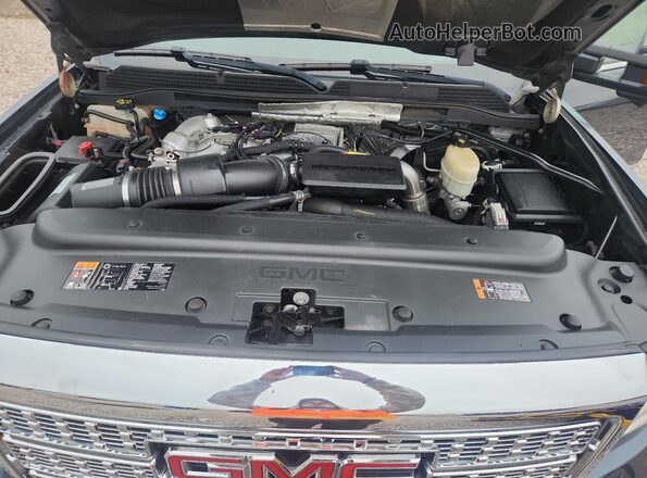 1GT42YEYXJF130861 2018 GMC SIERRA Black Widok komory silnika