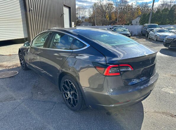 5YJ3E1EB1JF119497 2018 TESLA MODEL Gray 