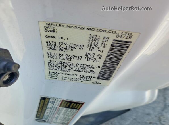1N6AA1R70KN521908 2019 NISSAN TITAN White VIN կոդի պիտակի տեսք