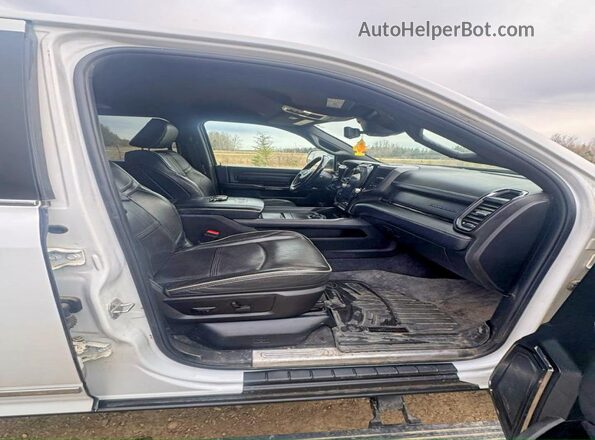 3C63RRRL8NG208142 2022 RAM 3500 White Rear view