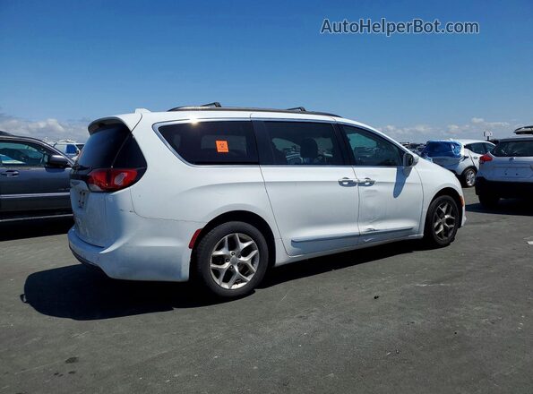2C4RC1BG3HR587844 2017 CHRYSLER PACIFICA White 