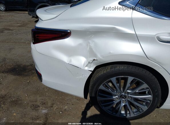 58AB21B19KU004367 2019 LEXUS ES 300H White 