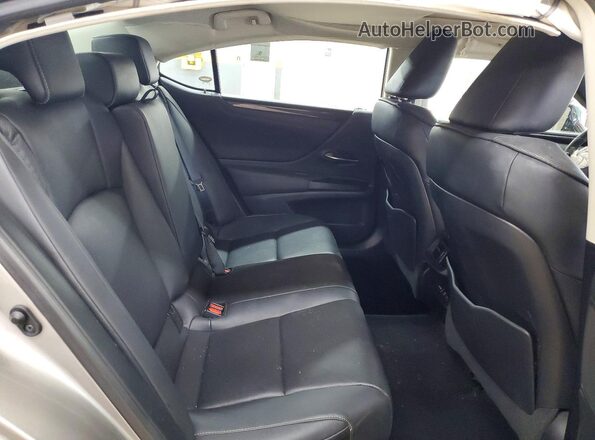 58ACZ1B12LU080921 2020 LEXUS ES Silver Widok tylnych siedzeń