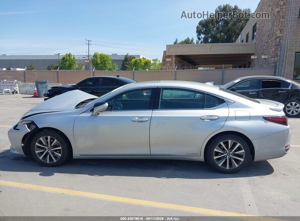 58AD21B10LU005210 2020 LEXUS ES 300H Silver 360 interior view