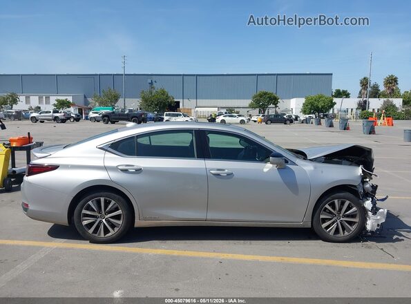 58AD21B10LU005210 2020 LEXUS ES 300H Silver Rear interior view