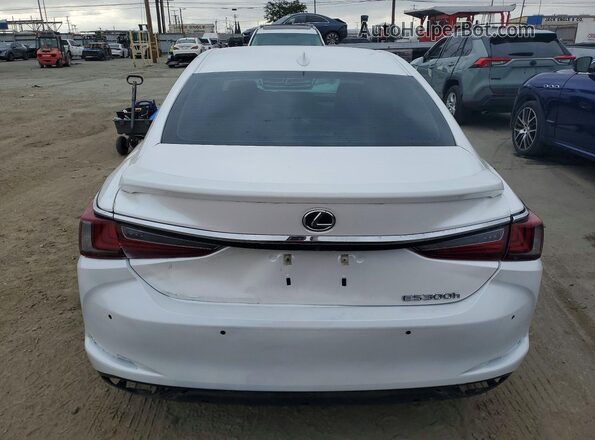 58ADA1C16RU048203 2024 LEXUS ES White Rear view