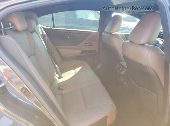 58ADZ1B15RU178502 2024 LEXUS ES Gray Widok tylnych siedzeń