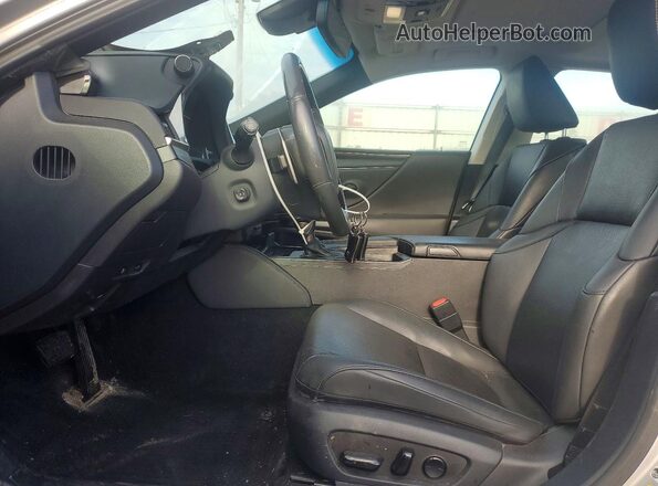 58ADZ1B19LU063277 2020 LEXUS ES Silver Widok wnętrza z przodu