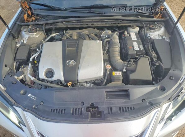 58ADZ1B19LU063277 2020 LEXUS ES Silver Widok wnętrza z tyłu