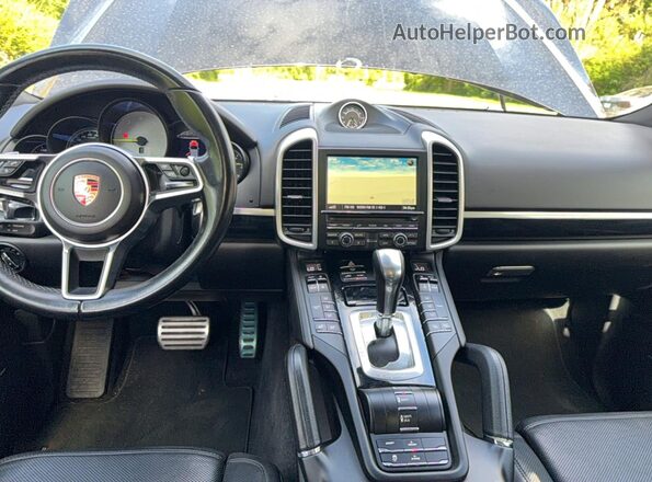 WP1AE2A29GLA17811 2016 PORSCHE CAYENNE Черный Вид задних сидений