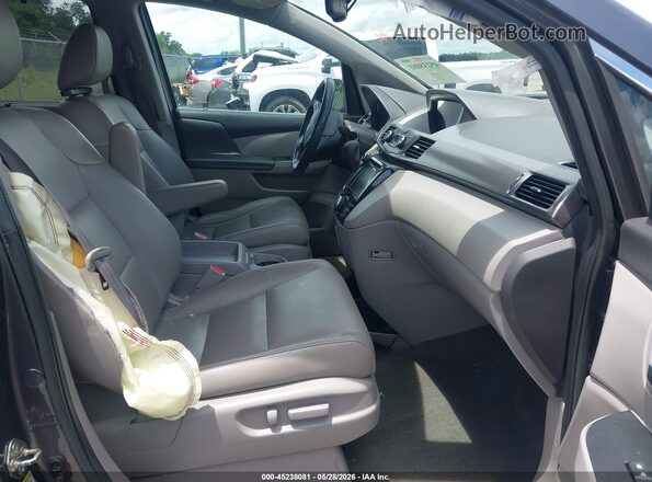 5FNRL5H67HB021476 2017 HONDA ODYSSEY Gray Front interior view