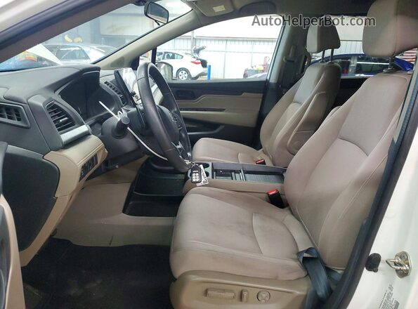 5FNRL6H57KB111294 2019 HONDA ODYSSEY Белый Вид салона спереди
