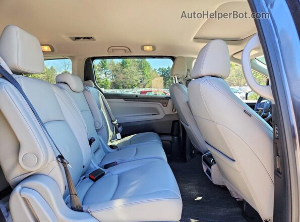 5FNRL6H62RB034031 2024 HONDA ODYSSEY Gray Widok wnętrza z tyłu