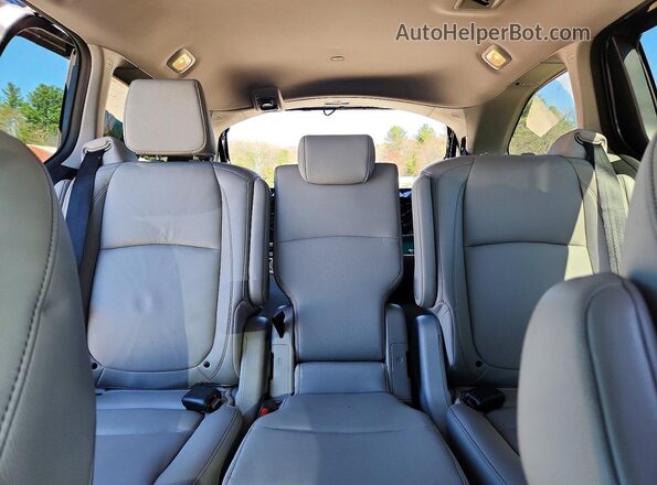5FNRL6H62RB034031 2024 HONDA ODYSSEY Gray Widok tylnych siedzeń
