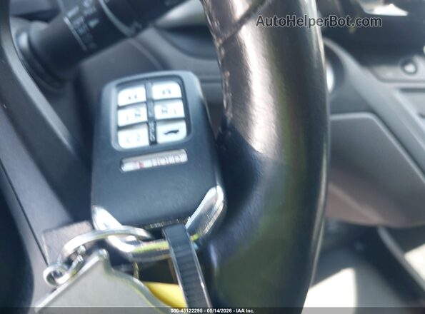 5FNRL6H70JB001977 2018 HONDA ODYSSEY White Widok deski rozdzielczej