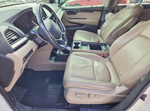 5FNRL6H72JB092265 2018 HONDA ODYSSEY White Widok wnętrza z przodu
