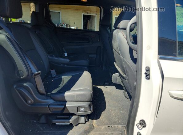 5FNRL6H74RB059943 2024 HONDA ODYSSEY White უკანა სალონის ხედი