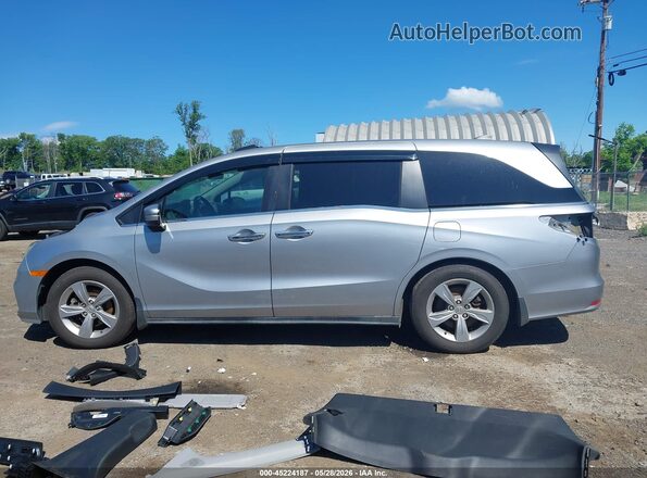 5FNRL6H76JB005743 2018 HONDA ODYSSEY Silver Սալոնի 360 աստիճան տեսք