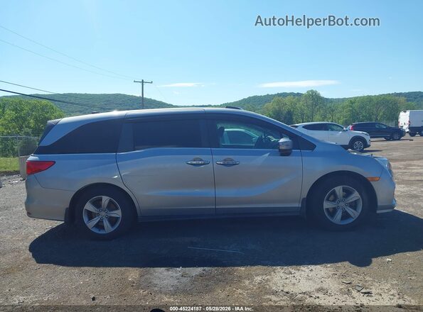 5FNRL6H76JB005743 2018 HONDA ODYSSEY Silver Սալոնի հետևի տեսք
