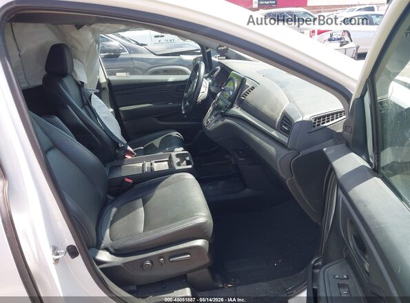 5FNRL6H79NB014121 2022 HONDA ODYSSEY Silver Front interior view