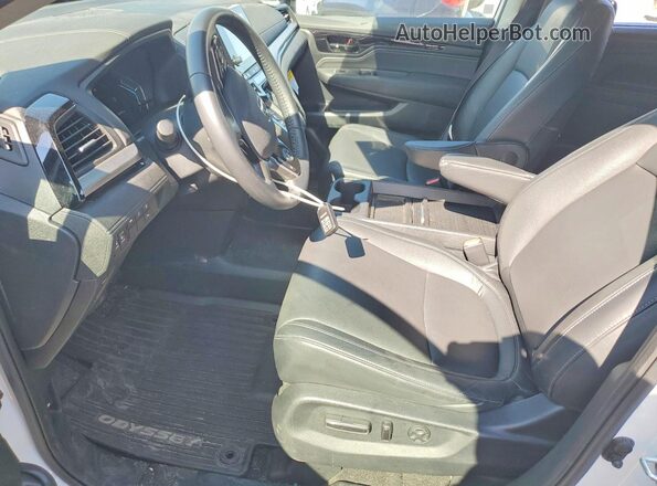 5FNRL6H86RB024278 2024 HONDA ODYSSEY Белый Вид салона спереди