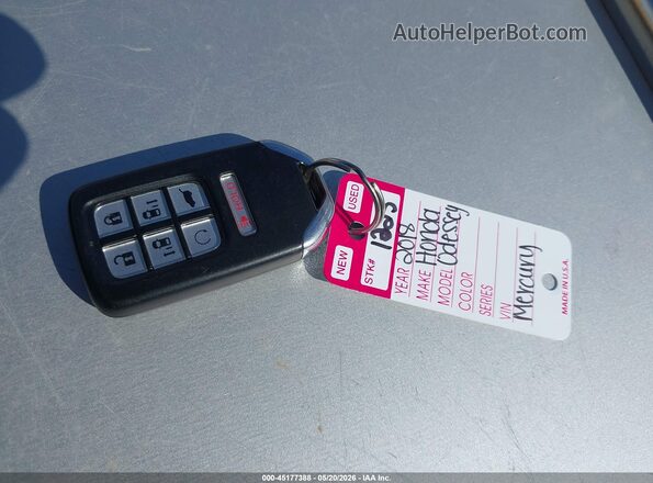 5FNRL6H90JB002497 2018 HONDA ODYSSEY Blue Dashboard view
