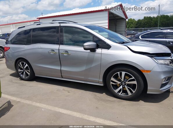 5FNRL6H99JB058339 2018 HONDA ODYSSEY Silver Սալոնի 360 աստիճան տեսք