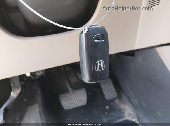 5FNYF5H13HB037570 2017 HONDA PILOT Белый Вид панели приборов