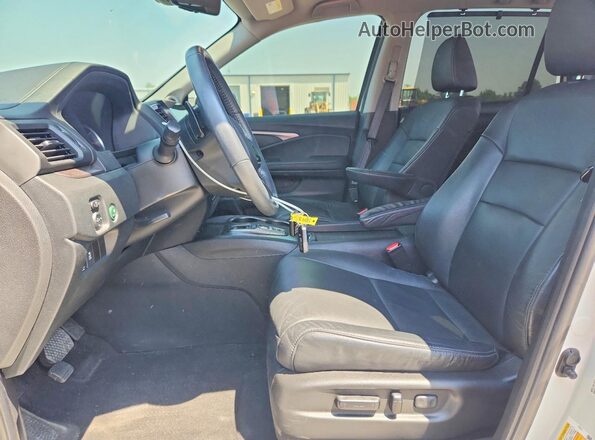 5FNYF5H27NB021196 2022 HONDA PILOT White Вид салону спереду