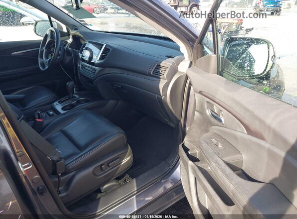 5FNYF5H51JB014975 2018 HONDA PILOT Gray Widok wnętrza z przodu
