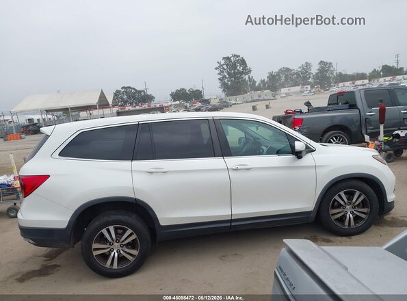 5FNYF6H32JB036004 2018 HONDA PILOT White Вид задньої частини салону