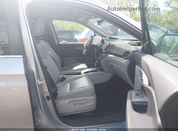 5FNYF6H5XMB098580 2021 HONDA PILOT Gray Front interior view