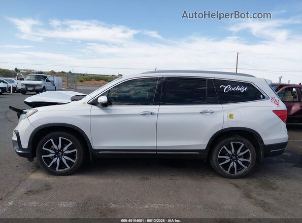 5FNYF6H63MB005875 2021 HONDA PILOT White 360 interior view