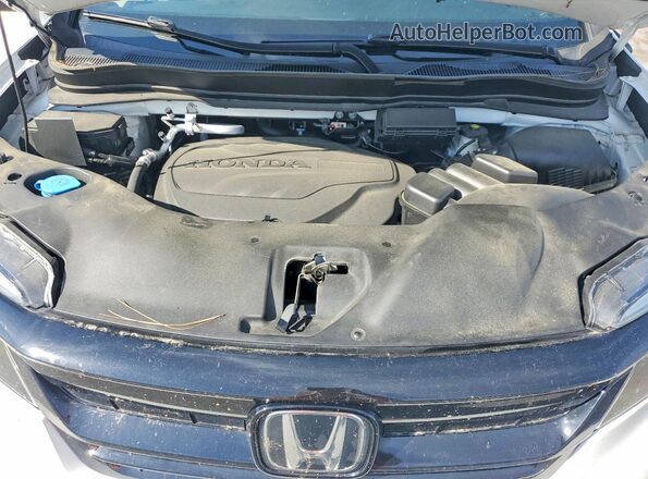 5FNYF6H87NB063717 2022 HONDA PILOT White Engine compartment view