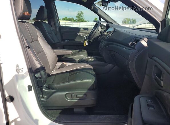 5FNYF6H87NB063717 2022 HONDA PILOT White Front interior view
