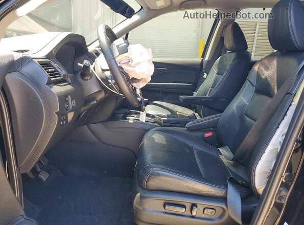 5FNYF6H90JB056658 2018 HONDA PILOT Black Front interior view